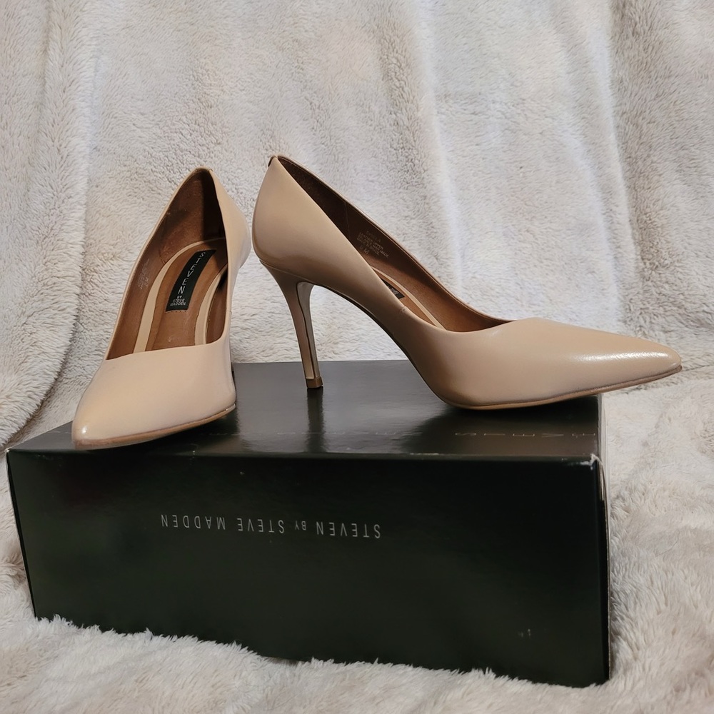 Steve Madden pumps - Nude Size 8